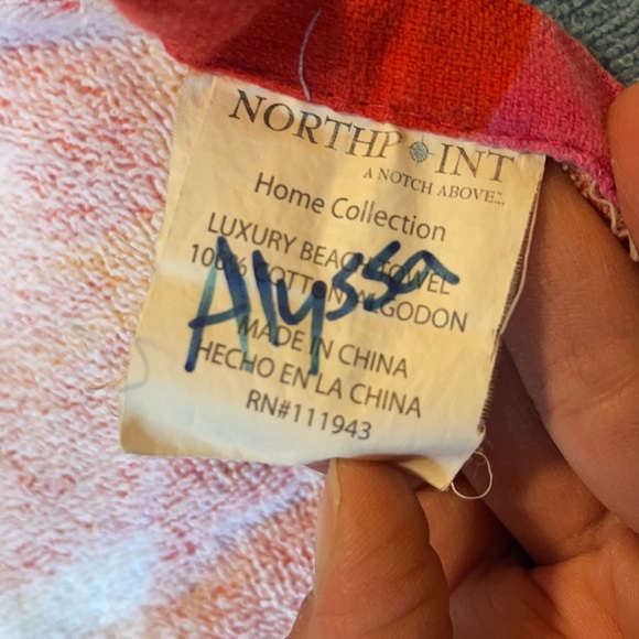 Kids hooded wearable beach towels! - Picture 6 of 13